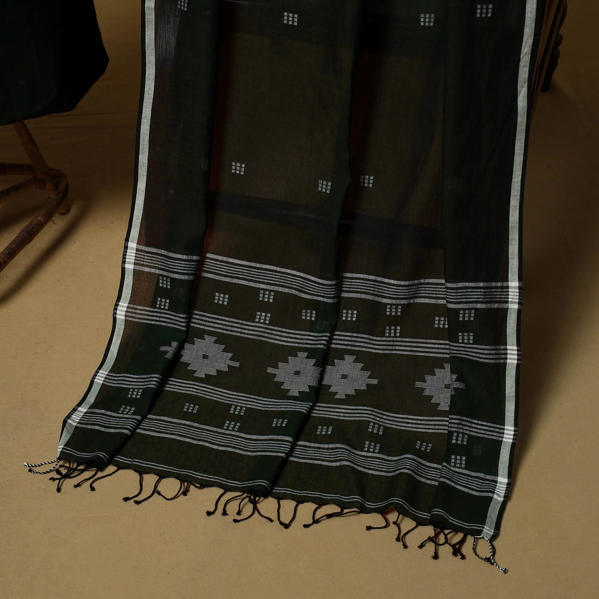Green - Handloom Bengal Jamdani Cotton 2pc Unstitched Dress Material 11 - Image 4