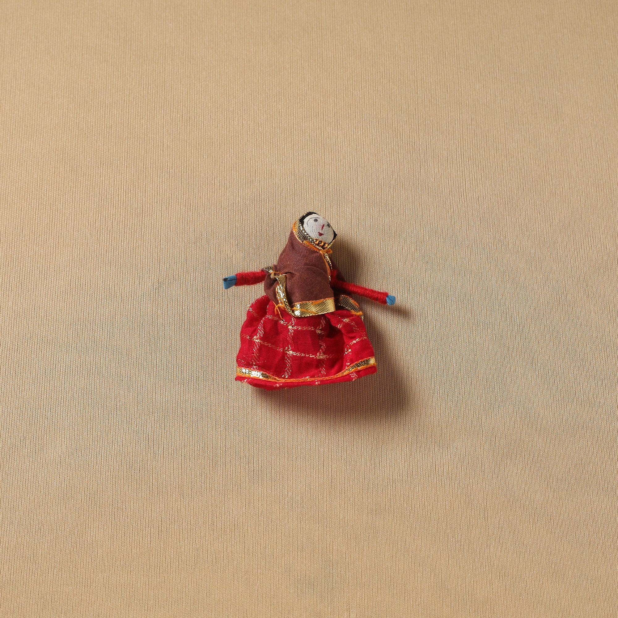 Rajasthani Puppet Couple Handmade Magnet (Set of 2) 31 - Image 3